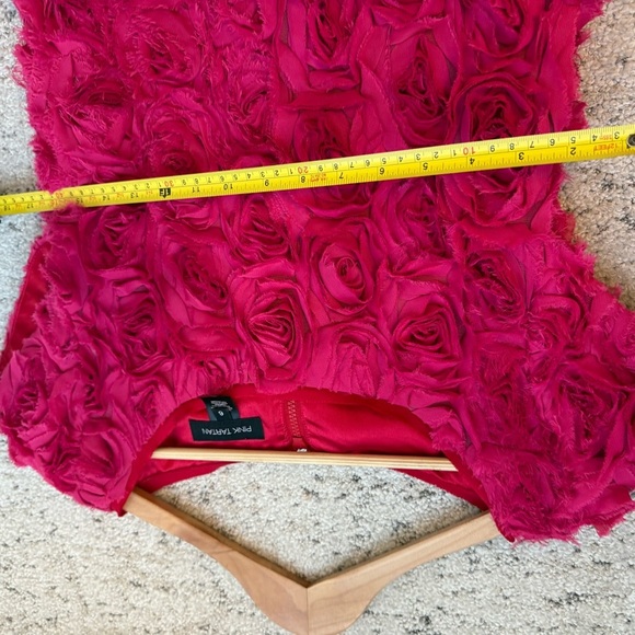 Pink Tartan elevates 3D Rosette Dress - size 6 in very very good cond Vivid! - Picture 13 of 13